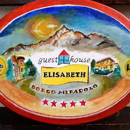 פינרולו Guest House Elisabeth מראה חיצוני תמונה